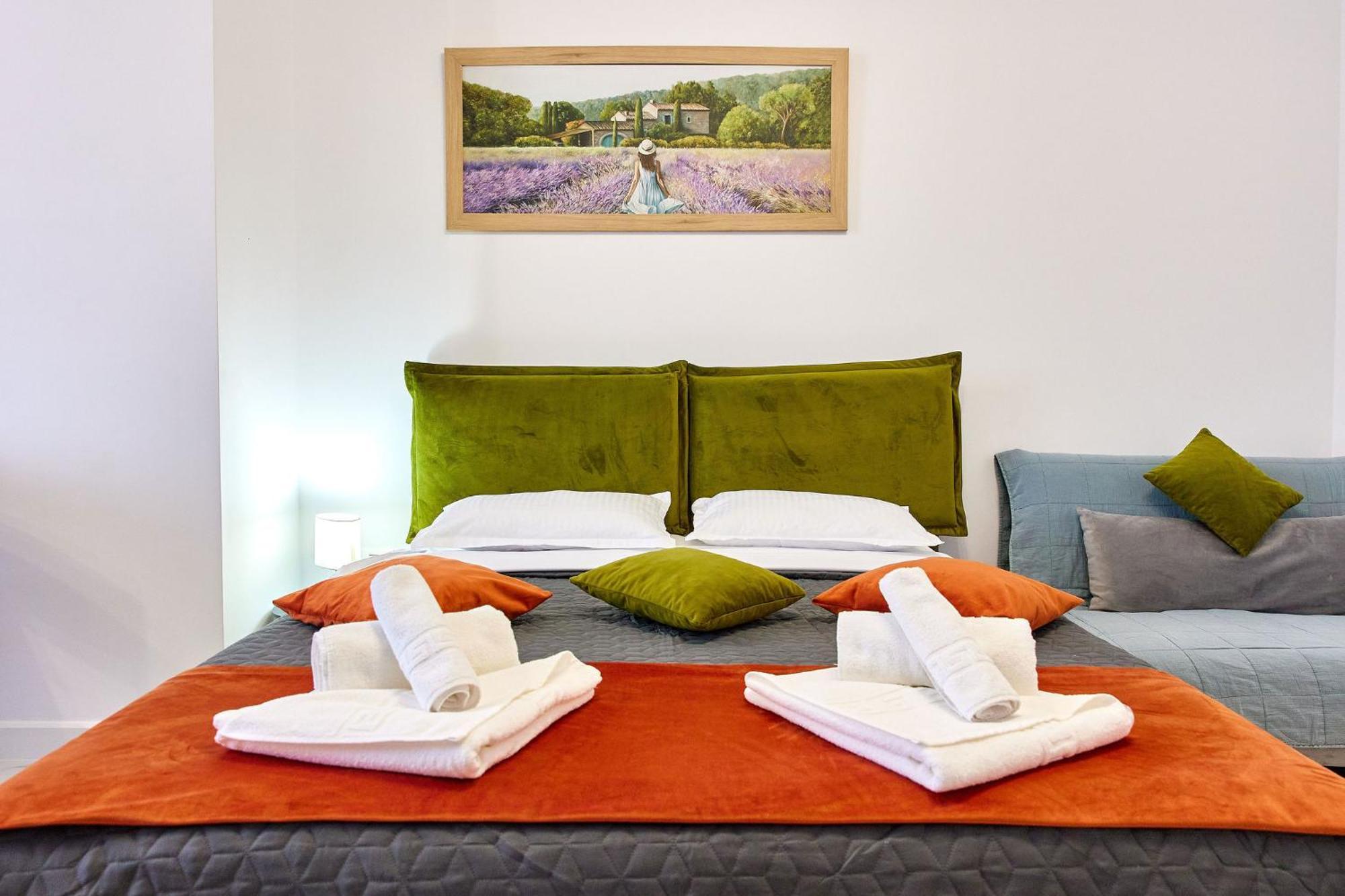 Apartamente By R S Navodari Bagian luar foto