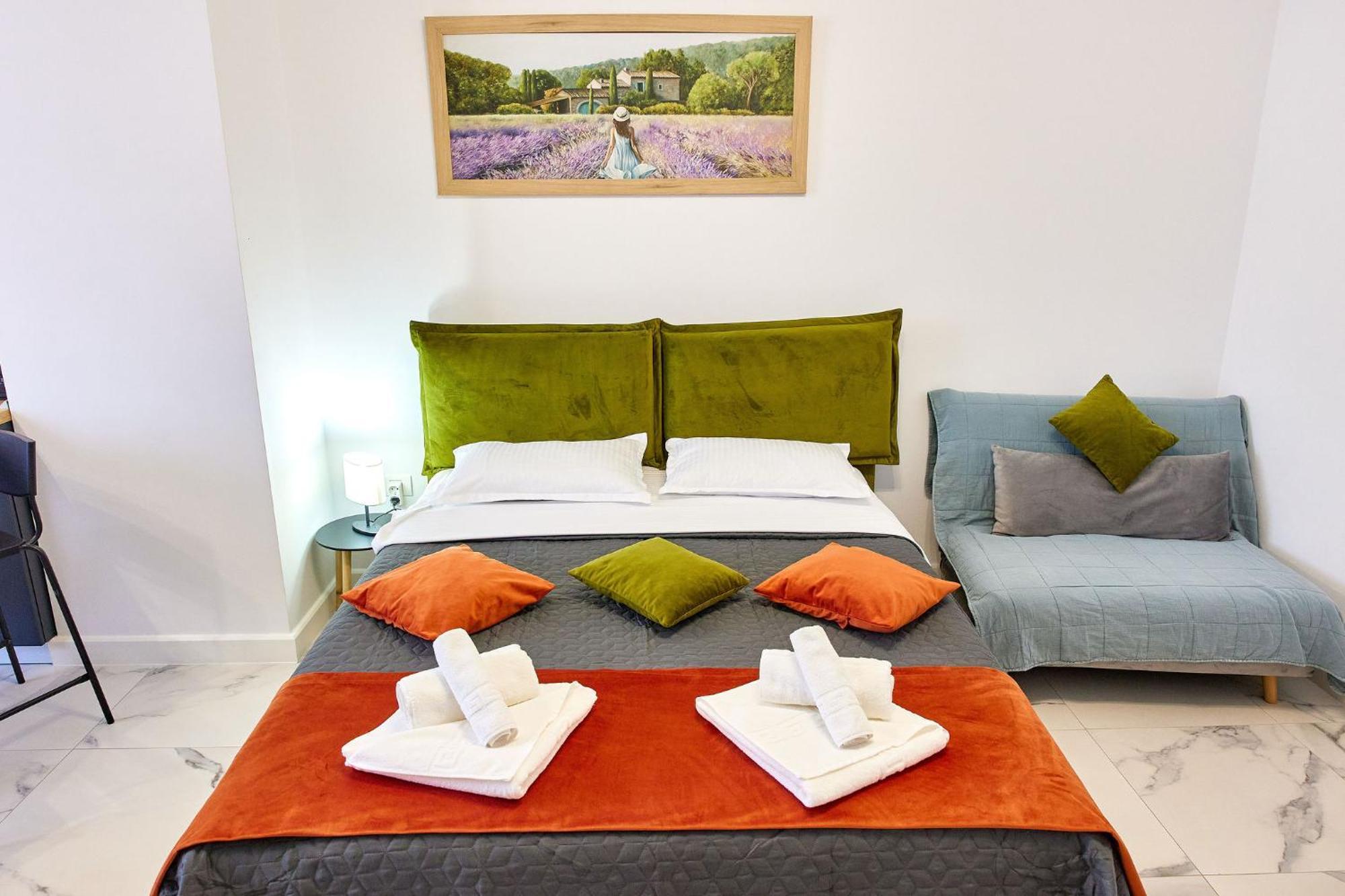 Apartamente By R S Navodari Bagian luar foto